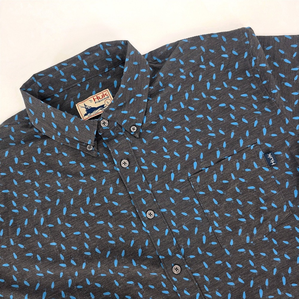 Huk Fishing Mens Large Short Sleeve Button Down Grey Blue Lure Print Stretch
